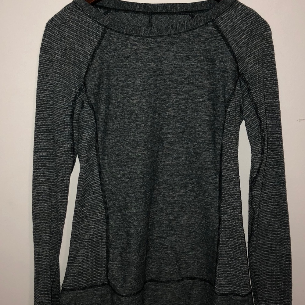 Women’s Size 8 Lululemon athletica Long Sleeve